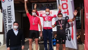 İzmit Belediyesinin eğitmeni, altın madalyaya pedal çevirdi