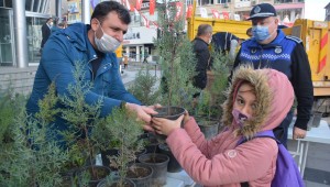 İzmitli çocuklar haklarını, İzmit Belediyesiyle duyurdu