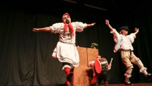 KARTALLILAR PANDEMİDE TİYATRO İLE MORAL BULDU