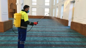 KEÇİÖREN'DEKİ İBADETHANELER KESİNTİSİZ OLARAK DEZENFEKTE EDİLİYOR