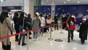 Koronavirüs dinlemediler, AVM'lere akın ettiler