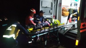 Muğla'da uçurumdan düşen kadını itfaiyeciler kurtardı