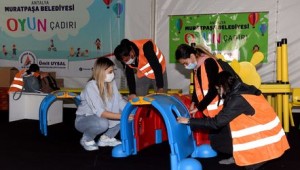 Muratpaşa, çadır kentte kreş ve oyun evi kurdu