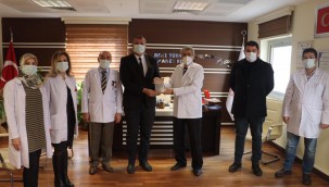 BAŞHEKİM HAYALİ'DEN BAŞKAN DURAN'A TEŞEKKÜR PLAKETİ