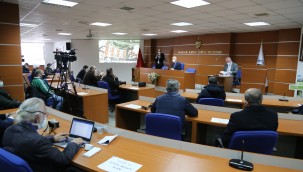 BAŞKAN METİN, RİZE DEKİ "KENTSEL DÖNÜŞÜMLER İÇİN " BASIN TOPLANTISI DÜZENLEDİ.