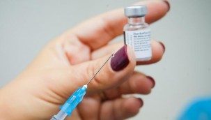 Bilim Kurulu Üyesi Özlü: Aşı olmamanın tehlikesi çok daha büyük