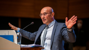 "Biz siyasetle zenginleşen siyasetçilerden değiliz"