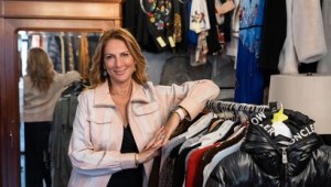 Dolaplarda gizli kalan kıyafetler gün ışığına çıkıyor 