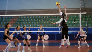 FİLEDE KIZLAR MERİNOS'A SET VERMEDİ