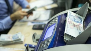 İzmir'deki depremzede esnafa "faizsiz kredi" imkanı