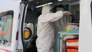 Karantinadaki hastaya ilaç götüren filyasyon ekibi saldırıya uğradı