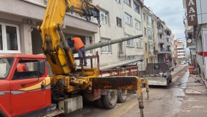 PARK CADDESİ ELEKTRİK DİREKLERİ SÖKÜLÜYOR