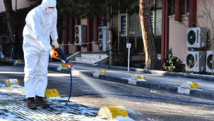 BÜYÜKŞEHİR TARAFINDAN ÜRETİLEN BUZ ÇÖZÜCÜ SOLÜSYON "BELÇÖZ" YOL VE KALDIRIMLARDA