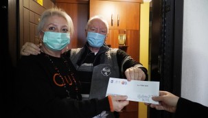 EFES SELÇUK BELEDİYESİ'NDEN ÇEVRE VE HAYVAN DOSTLARINA KONSER HEDİYESİ SANATÇIYA DESTEK, DUYARLI KENTLİLERE HEDİYE