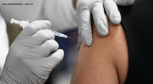 İtalya'da COVID-19 aşısı olanların sayısı 500 bini geçti