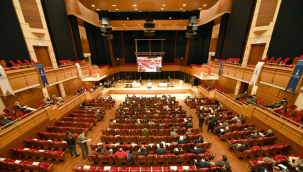 İzmir Büyükşehir Belediyesi Meclisi'nde Kültürpark ve COVID-19 sunumu