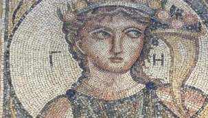İzmir'de 2 bin yıllık olduğu değerlendirilen mozaik ele geçirildi