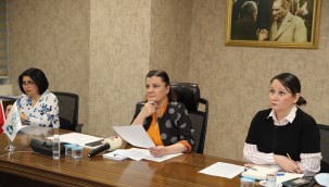 İzmit Çarşısı org'da dükkanlar açılışa hazırlanıyor