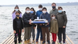 KÜÇÜKÇEKMECELİ ÖĞRENCİLERDEN İNSANSIZ SU ÜSTÜ KURTARMA ARACI  