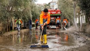 Seferihisar'daki aşırı yağış sonrası yaralar sarılıyor