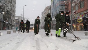 YILIN İLK KARI DÜŞTÜ, UŞAK BEYAZA BOYANDI