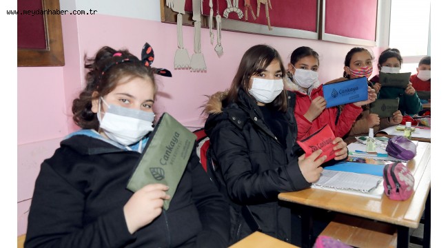 ALPER ABİLERİNDEN ÇOCUKLARA HİJYEN SETİ