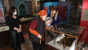 AZİZ NESİN'İN TARİHİ ESERLERİ BURHANİYE'DE YAŞAYACAK