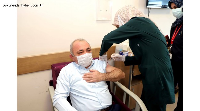 Başkan Esen, COVİD-19 Aşısı Oldu