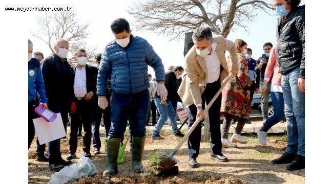 BAŞKAN SANDAL, ÇOCUKLAR VE SPORCULARLA FİDAN DİKTİ