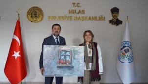 BAŞKAN TOKAT'A ANLAMLI HEDİYE