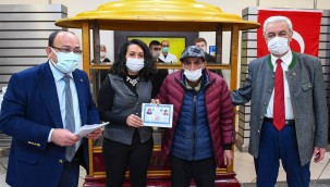 BAŞKENTLİ ENGELLİLER SİMİT CAMEKANLARINA KAVUŞTU