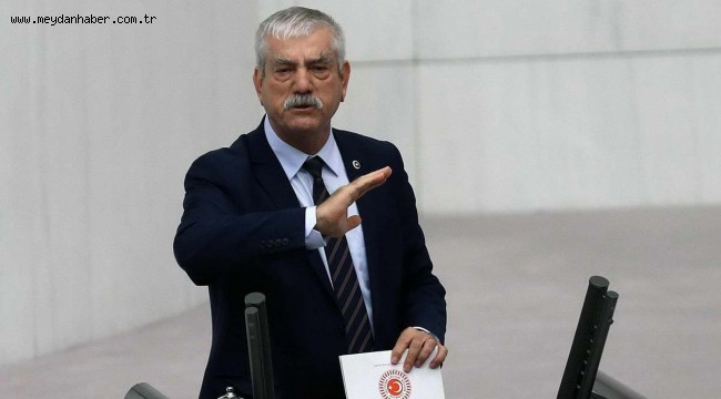 Beko: Ay'a, Gördes Barajının dibindeki delikten çıkarsın