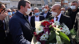 Büyükşehir Belediyesi'nden Bergama Belediyesi'ne iki adet otobüs