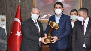 Çevre ve Şehircilik Bakanı Murat Kurum Menemen'deydi