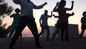 Dans edelim, morallerimizi düzeltelim...