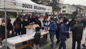 DÜZCE BELEDİYESİ KANDİL SİMİDİ DAĞITTI