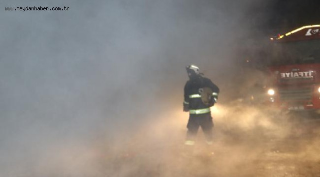 Erciş'te yangın: 2 itfaiye eri ve 8 vatandaş yaralandı