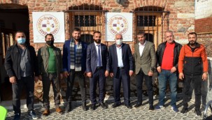 "Esnafın düşmanı seyyar değil zincir marketlerdir"