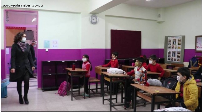 FOÇA KIRSAL MAHALLE OKULLARINDA YÜZYÜZE EĞİTİM BAŞLADI