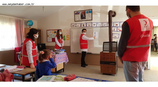 Genç Kızılay İzmir'le "Sağlıklı Köy Okulları"