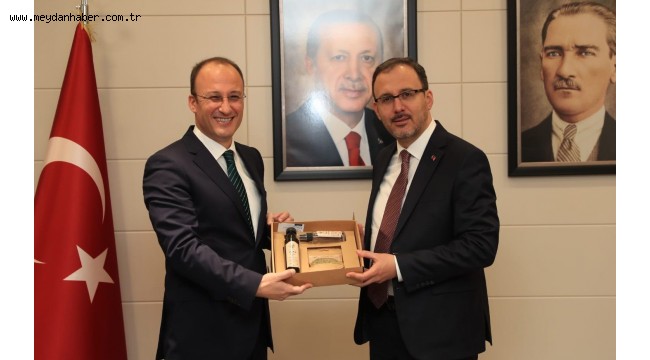 Gençlik ve Spor Bakanı Mehmet Muharrem Kasapoğlu, Pamukkale Belediye Başkanı Avni Örki'yi ziyaret etti.