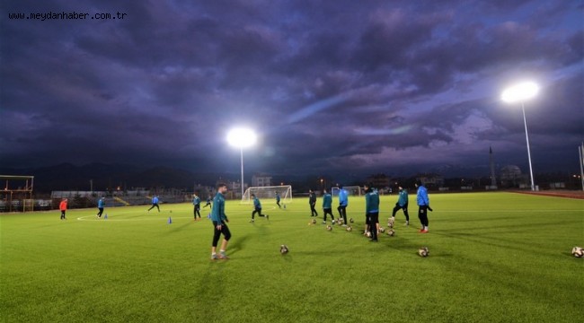 İLÇE ŞEHİR STADYUMUNDA GECE İDMANI YAPILDI