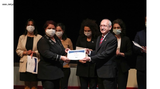 Kılıçdaroğlu'ndan Buca Belediyesi'ne sertifika onuru