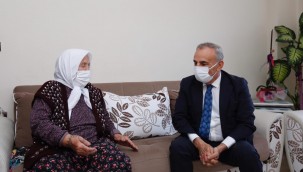 KÜÇÜKÇEKMECE BELEDİYE BAŞKANI KEMAL ÇEBİ'DEN ASIRLIK ÇINARLARA ZİYARET