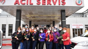 MANSUR YAVAŞ SEVGİLİLER GÜNÜ'NDE HEM SAĞLIK ÇALIŞANLARINI HEM DE ÇİÇEKÇİ ESNAFINI MUTLU ETTİ