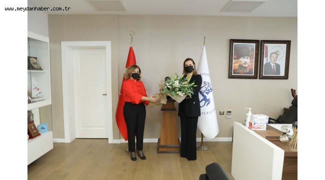 ORKESTRA ŞEFLİĞİ ALANINDA TÜRKİYE'NİN İLK KADIN PROFESÖRÜ OLDU