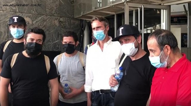 Serbest bırakılan Türk gemiciler Abuja Büyükelçiliği'nde