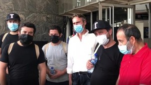 Serbest bırakılan Türk gemiciler Abuja Büyükelçiliği'nde