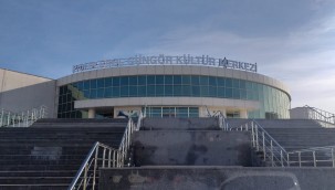 YENİ TABELA KÜLTÜR MERKEZİNE YERLEŞTİRİLDİ