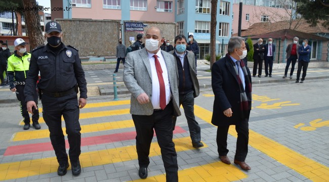 Ahmetli'de Yaya Önceliği Uygulaması